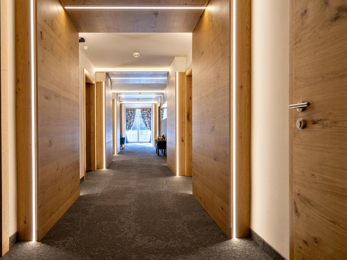 Stadthotel Eggerbraeu Imst Esterno foto