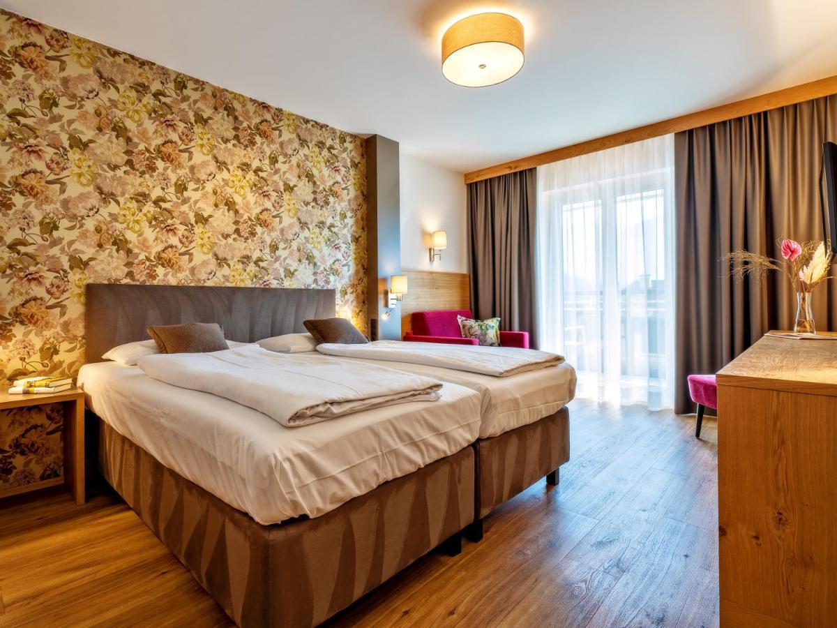 Stadthotel Eggerbraeu Imst Esterno foto