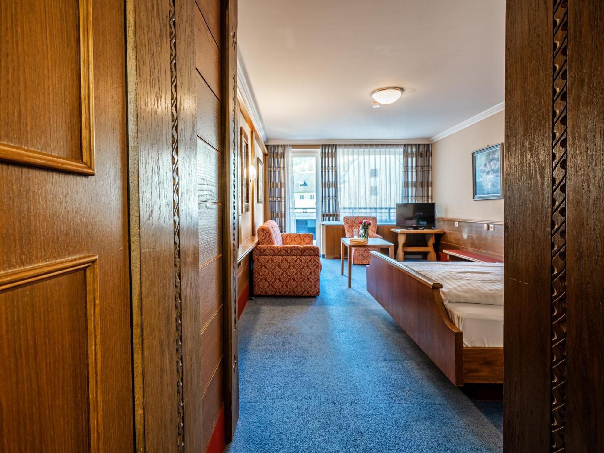 Stadthotel Eggerbraeu Imst Esterno foto