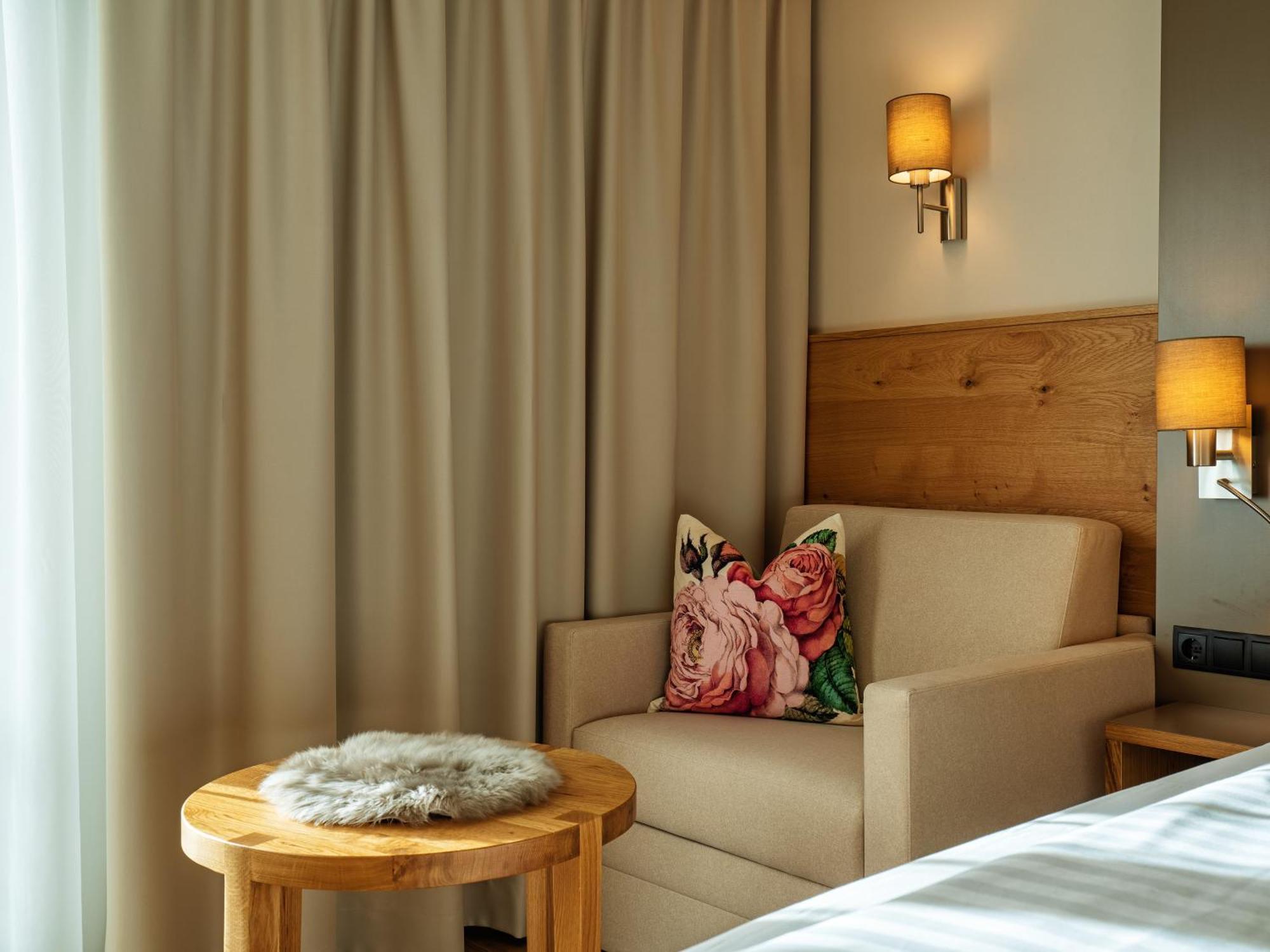 Stadthotel Eggerbraeu Imst Esterno foto