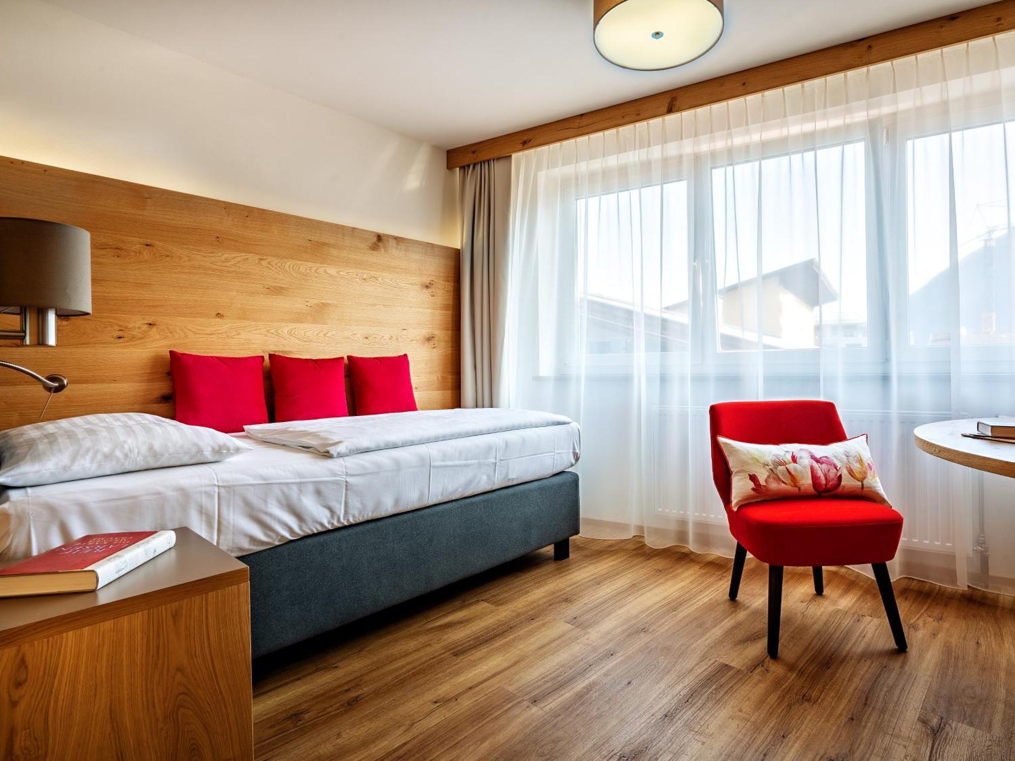 Stadthotel Eggerbraeu Imst Esterno foto